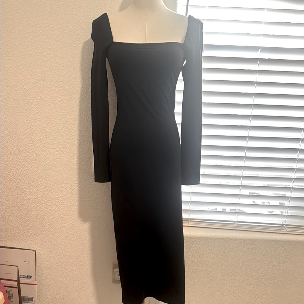 Babaton Contour Artiztia Black Midi Dress Square Neck Long Sleeve Size Medium
